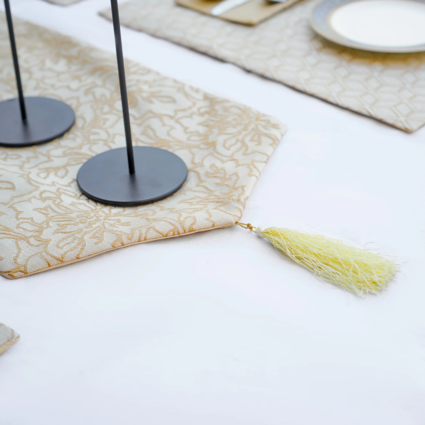 Paradise Bloom Golden Cluster Table Set